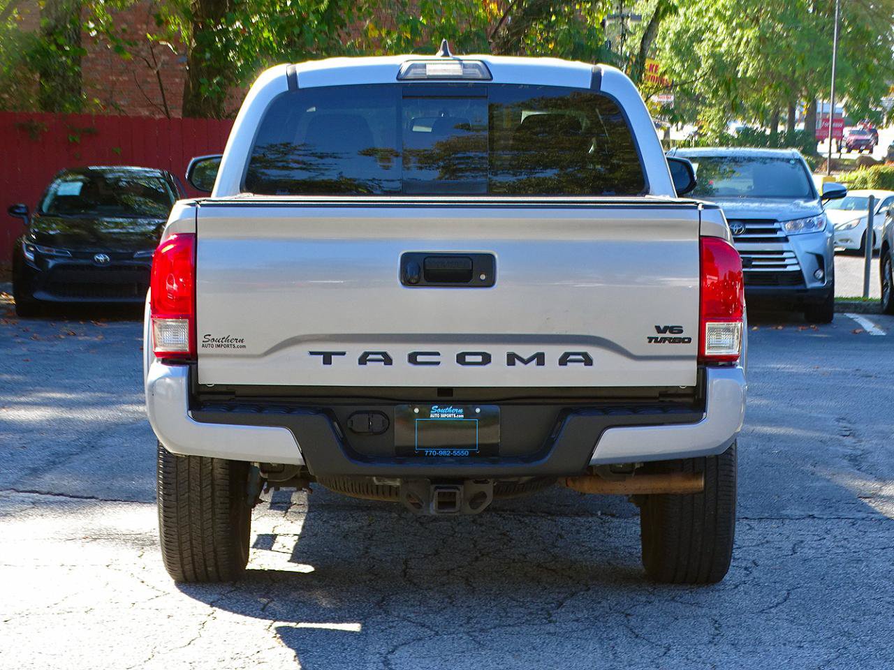 Used 2017 Toyota Tacoma TRD Sport w/ Tow Package (A/T) AWD/4WD image 10