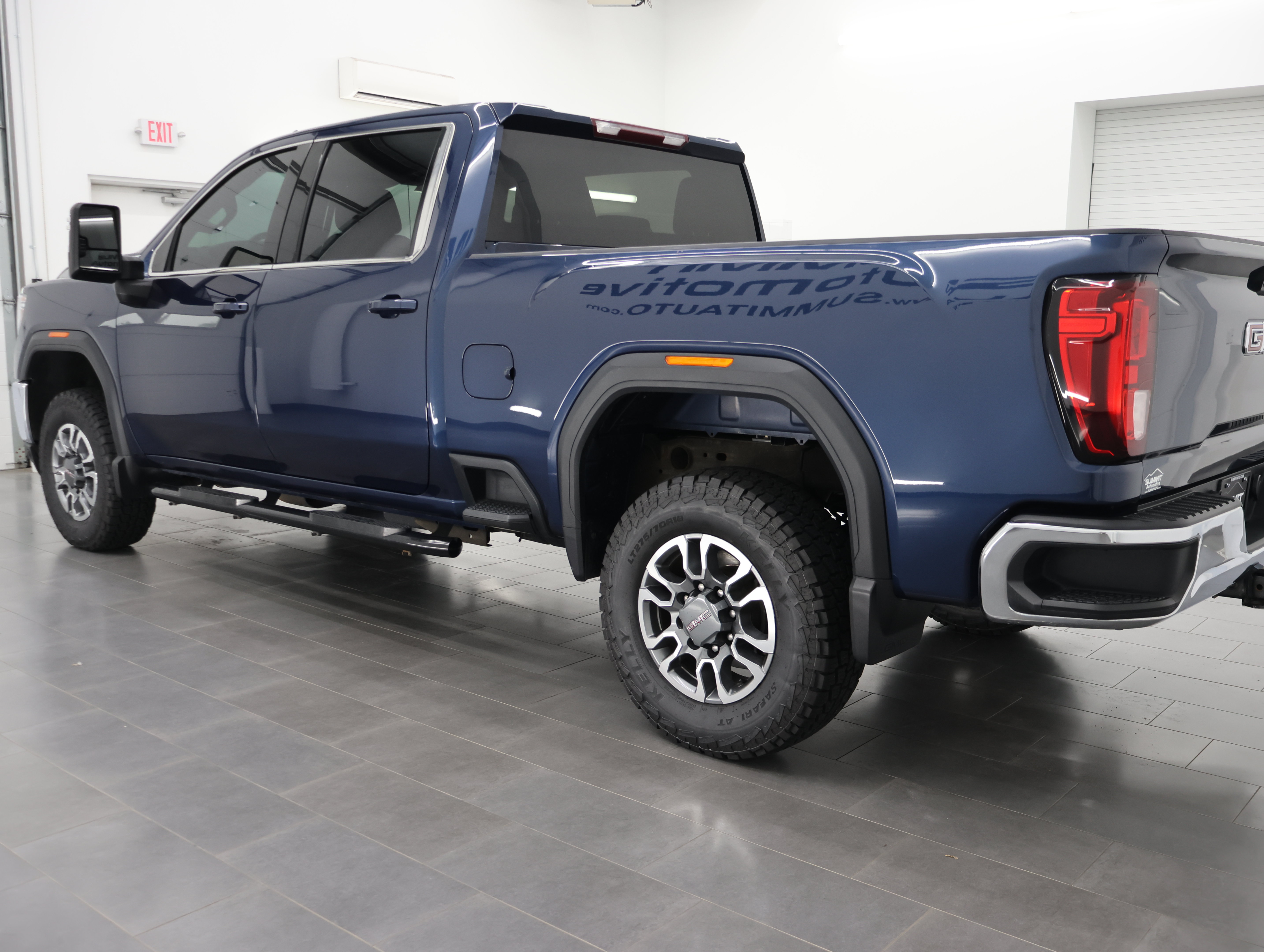 Used 2023 GMC Sierra 2500 SLE AWD/4WD image 6