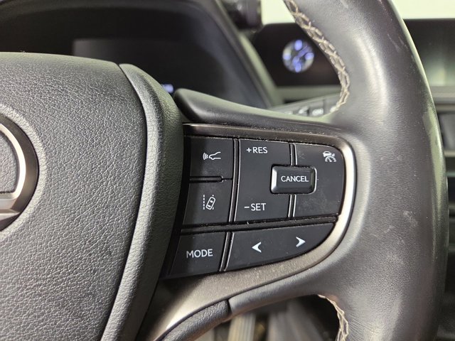 Used 2022 Lexus UX 200 w/ Accessory Package (Z2) FWD image 23