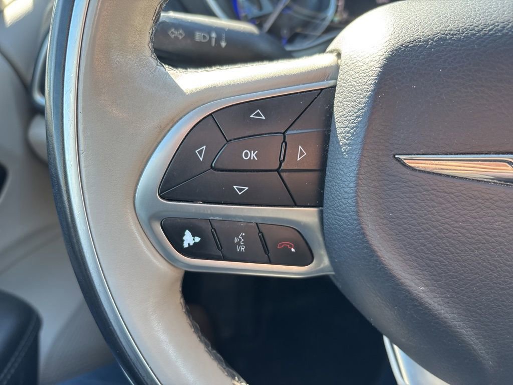 Used 2017 Chrysler Pacifica Limited w/ Tire & Wheel Group image 23