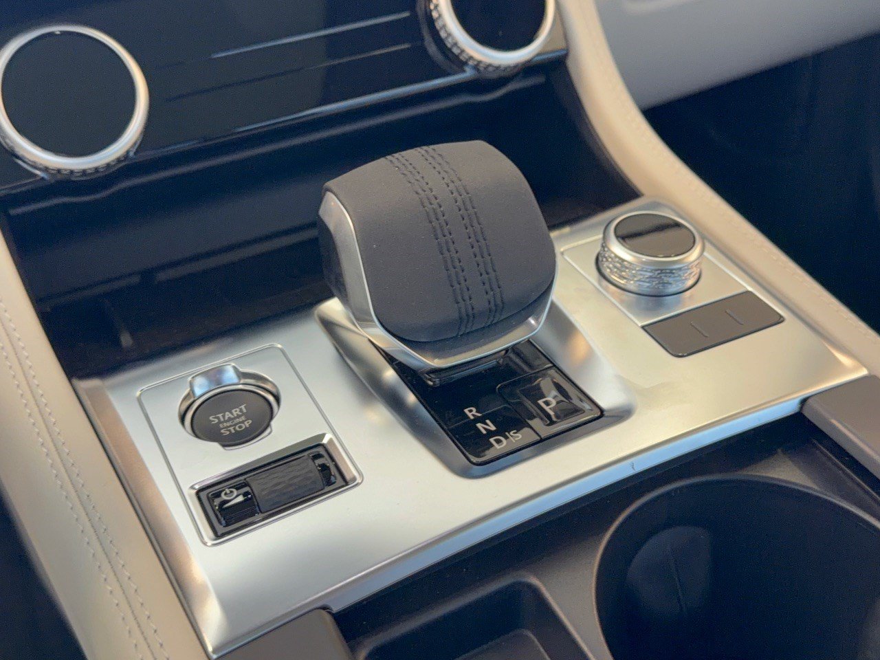 New 2026 Jaguar F-PACE R-Dynamic S AWD/4WD image 21