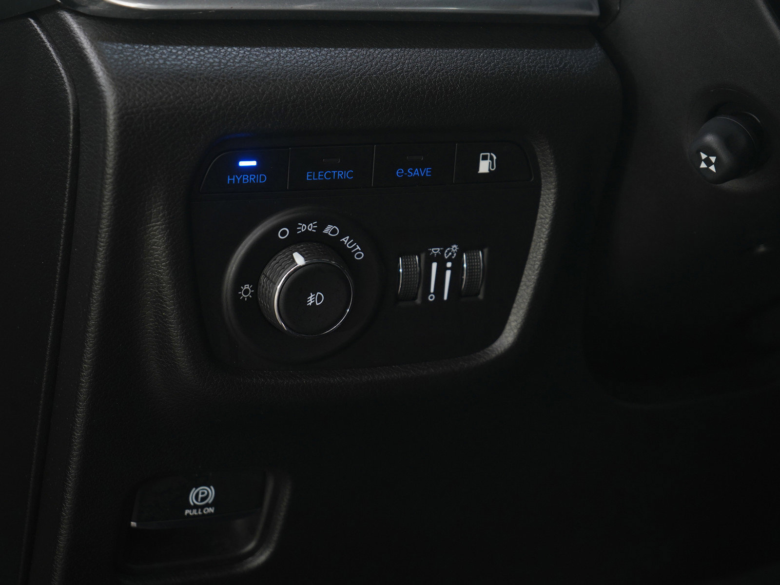 Used 2023 Jeep Grand Cherokee Overland w/ Advanced Protech Group III image 24