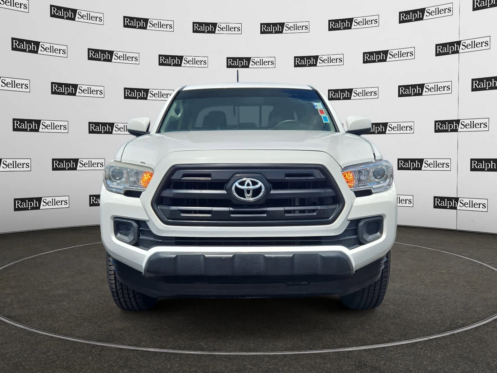 Used 2017 Toyota Tacoma SR w/ SR Convenience Package RWD image 8