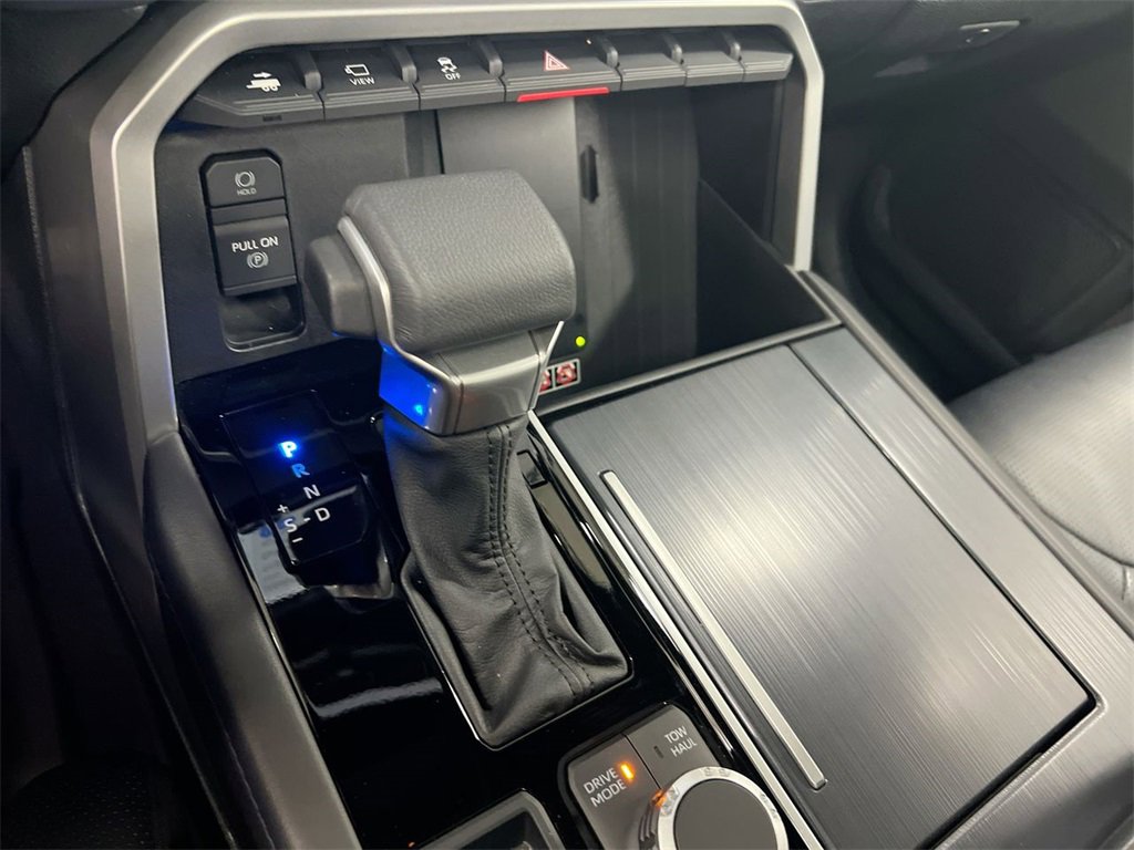 Used 2025 Toyota Sequoia Platinum image 16