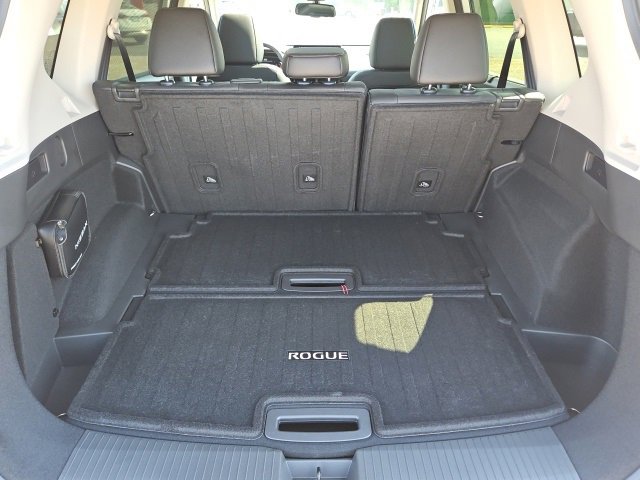 New 2026 Nissan Rogue Platinum image 32