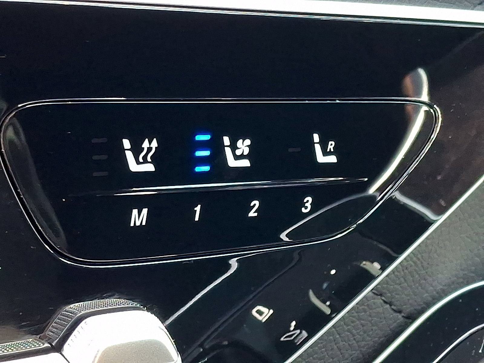 Certified 2023 Mercedes-Benz S 580 4MATIC Sedan image 25
