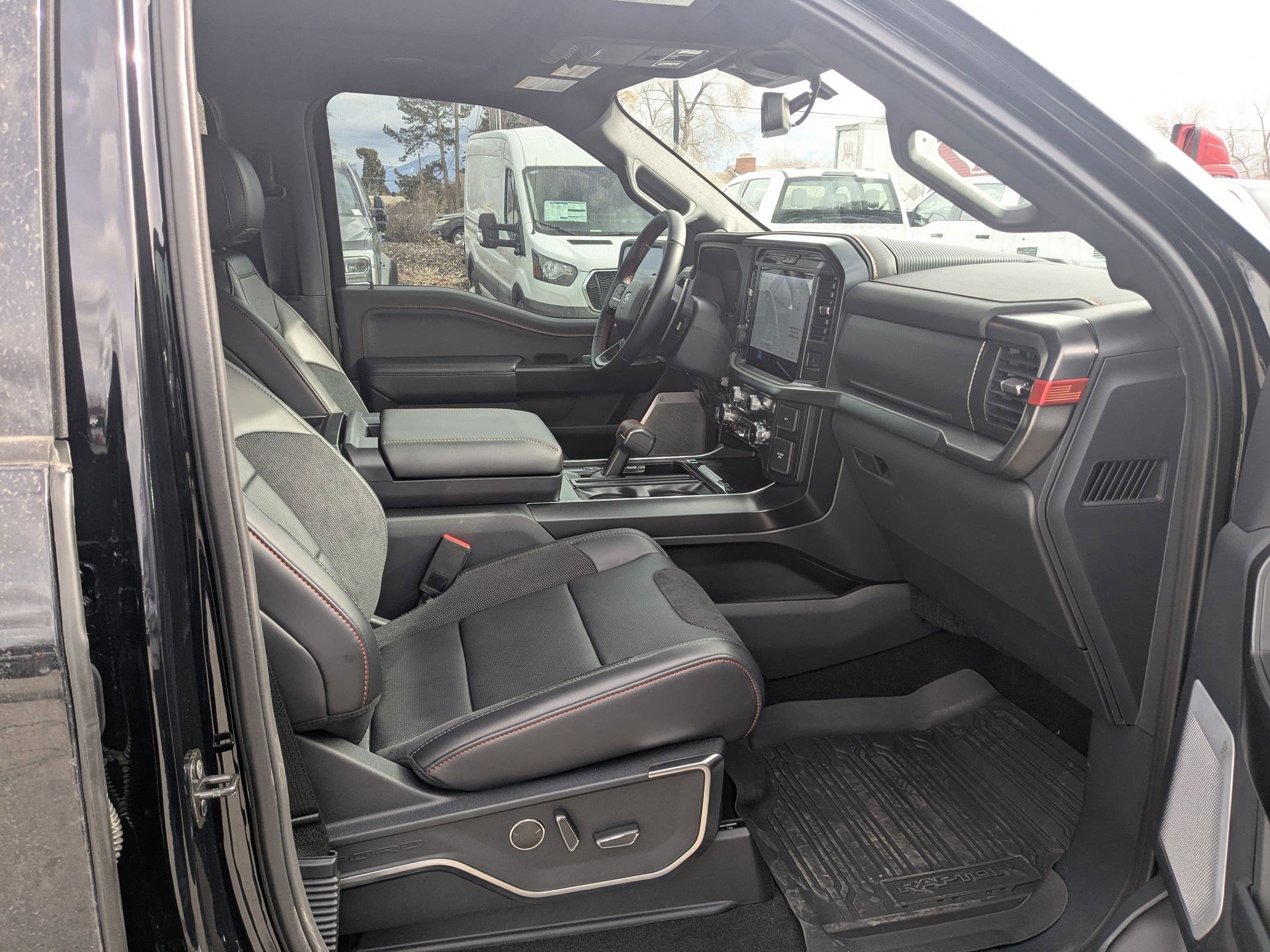 Used 2025 Ford F150 Raptor image 31