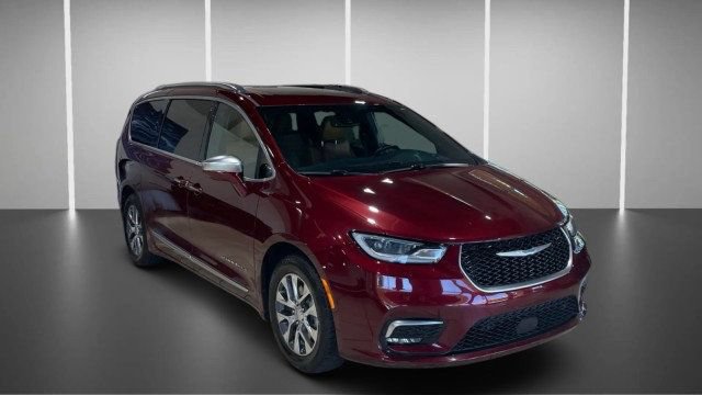 Used 2021 Chrysler Pacifica Pinnacle FWD video 2