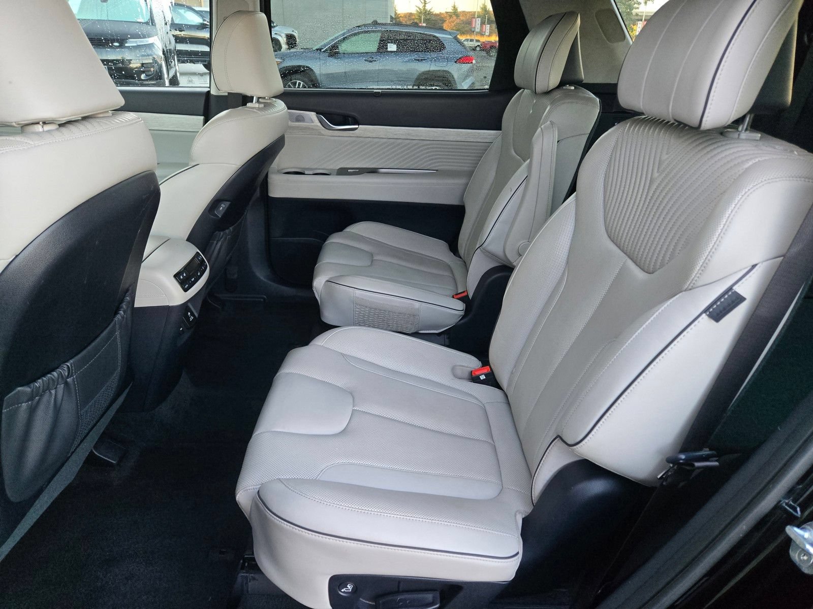 Used 2024 Hyundai Palisade Calligraphy FWD image 11
