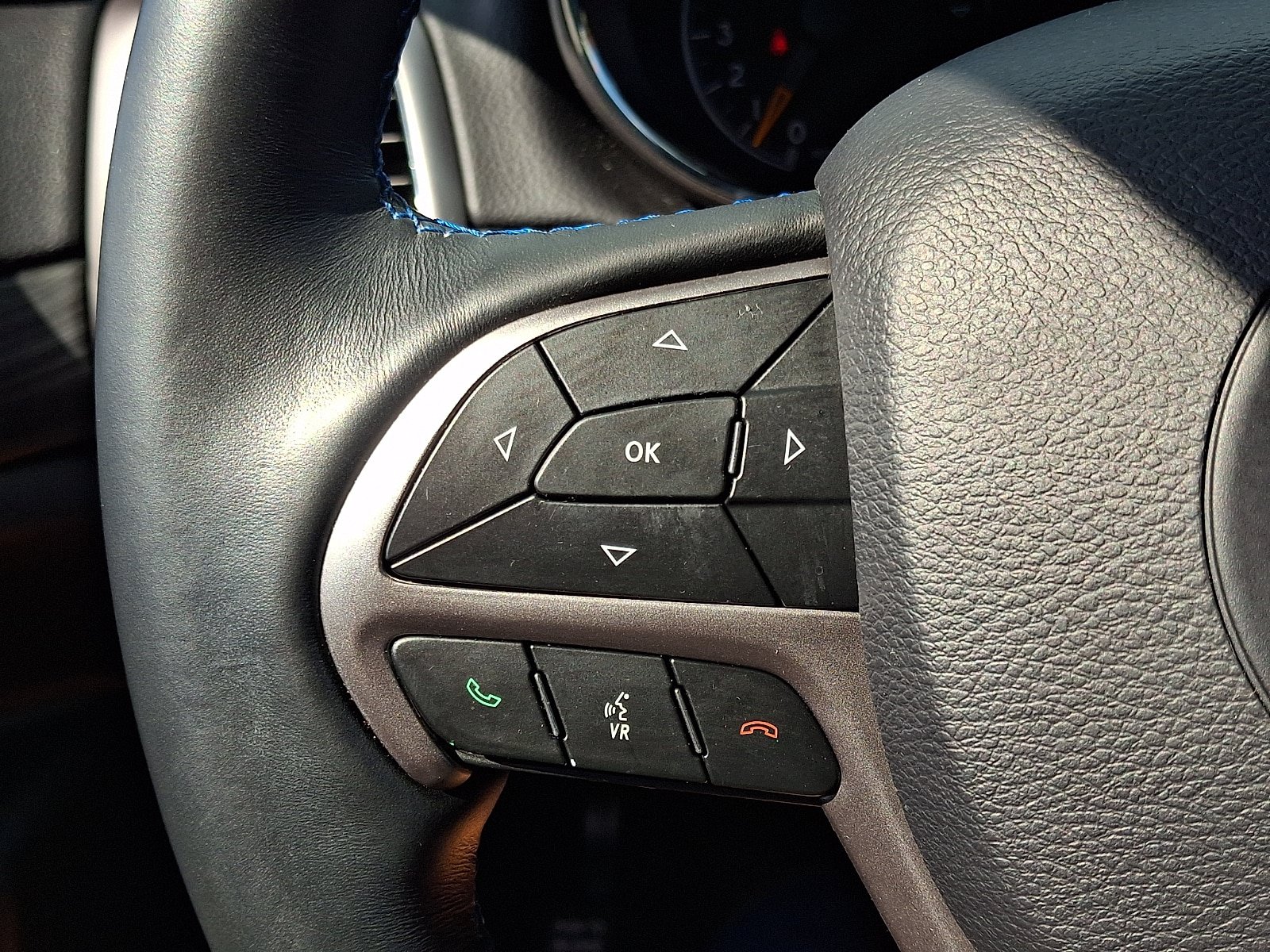 Used 2019 Jeep Grand Cherokee Laredo AWD/4WD image 22