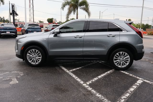 Used 2024 Cadillac XT4 Luxury w/ Cold Weather Package FWD image 4