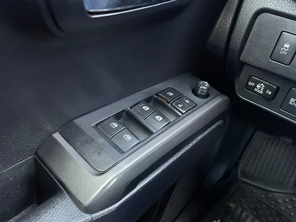 Used 2020 Toyota Tacoma TRD Sport w/ Technology Package image 12