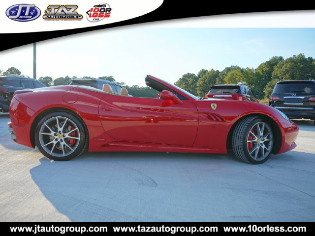 Used 2014 Ferrari California RWD image 12
