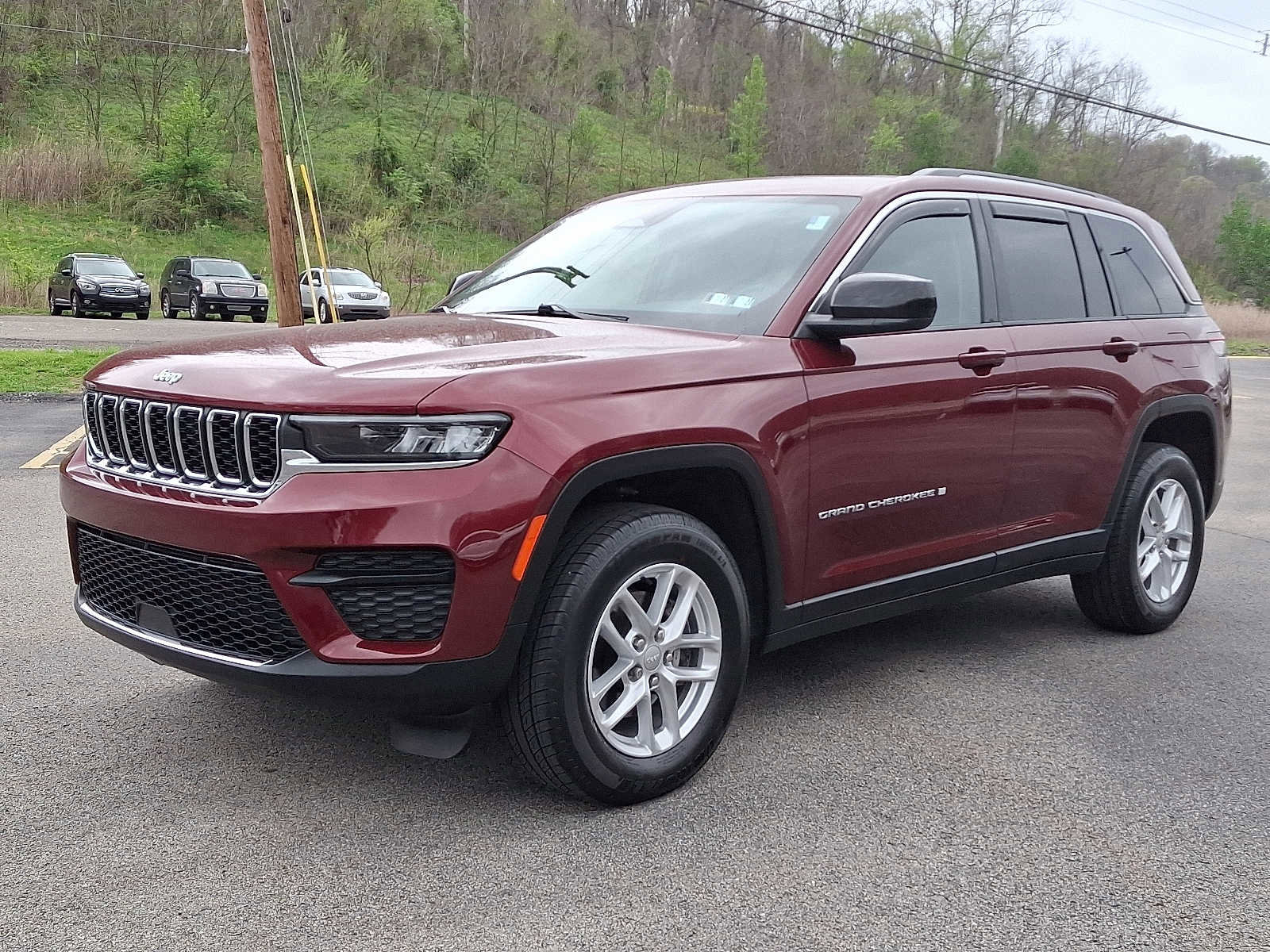 Used 2023 Jeep Grand Cherokee Laredo w/ Luxury Tech Group I image 3