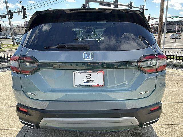 Used 2025 Honda Pilot Elite image 9