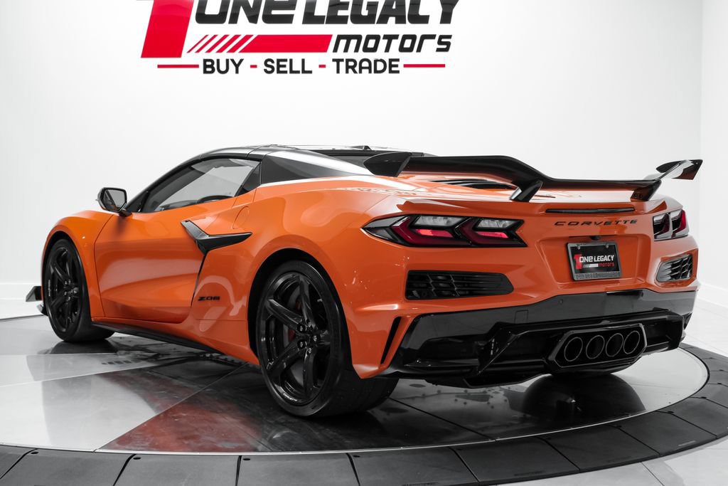 Used 2023 Chevrolet Corvette Z06 w/ Z07 Performance Package RWD image 18