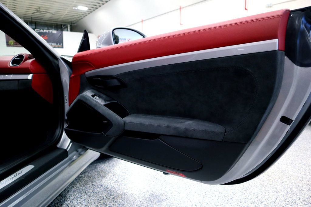 Used 2023 Porsche 718 Boxster Spyder RWD image 37