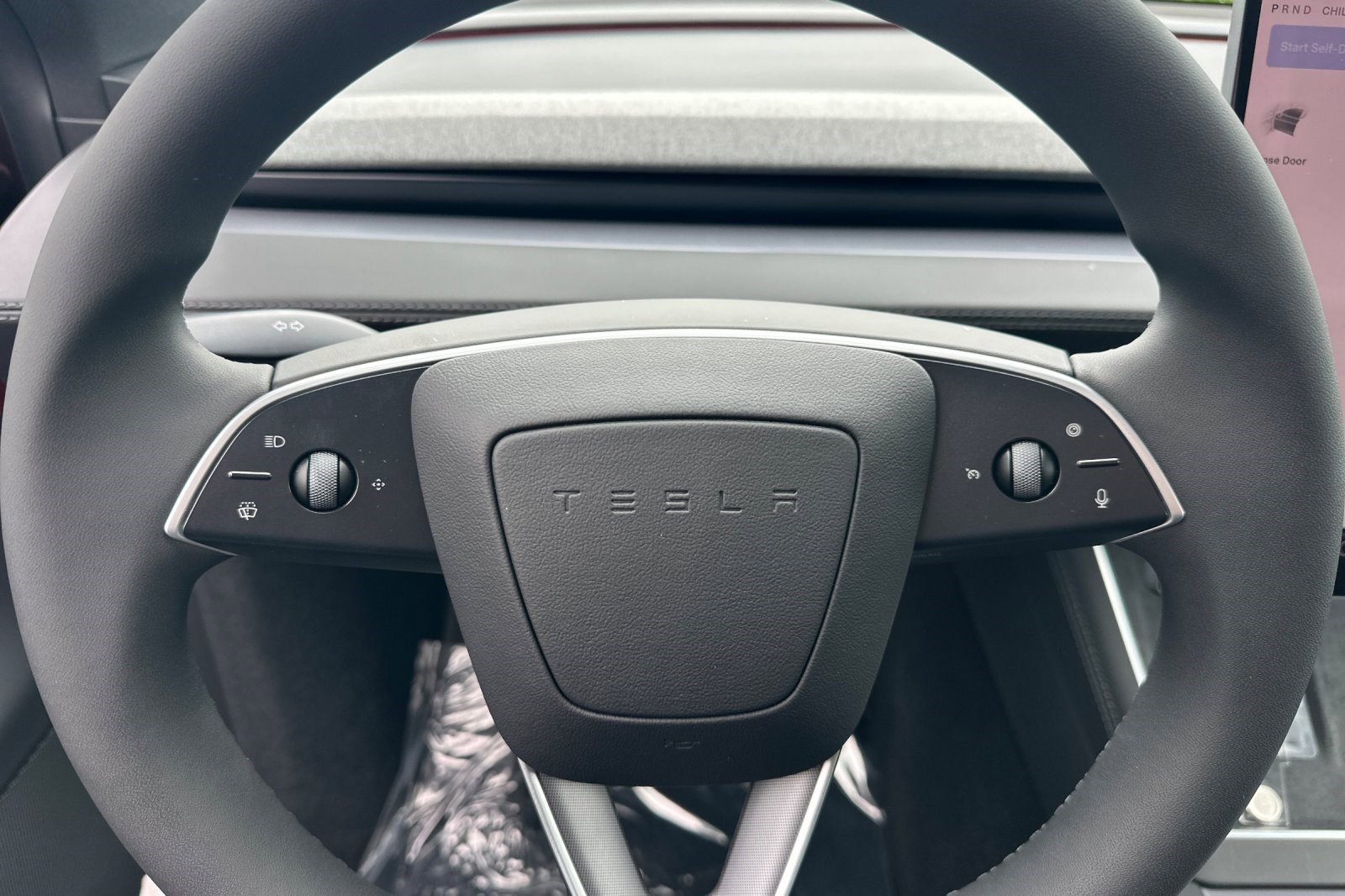 Used 2026 Tesla Model Y 2WD image 29
