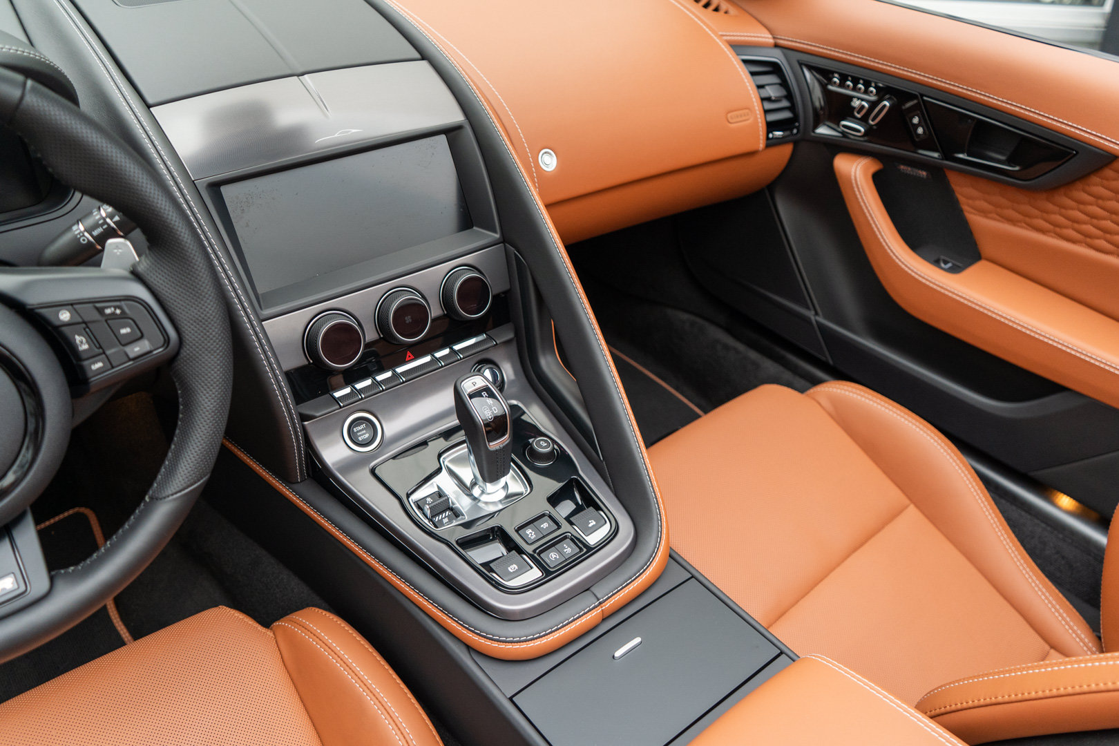 Used 2024 Jaguar F-TYPE R AWD/4WD image 21