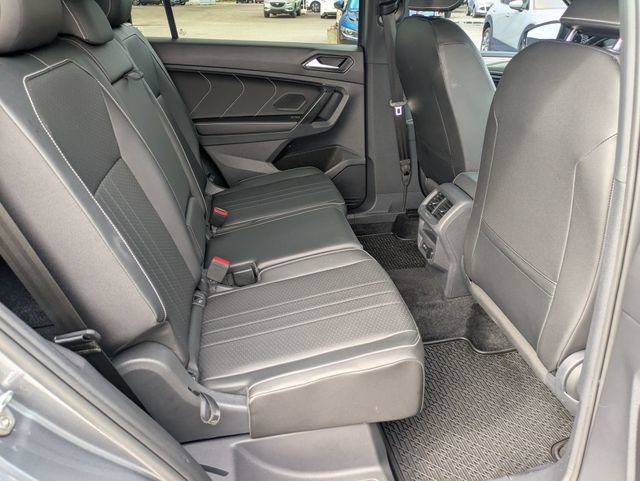 Used 2023 Volkswagen Tiguan SE R-Line FWD image 26