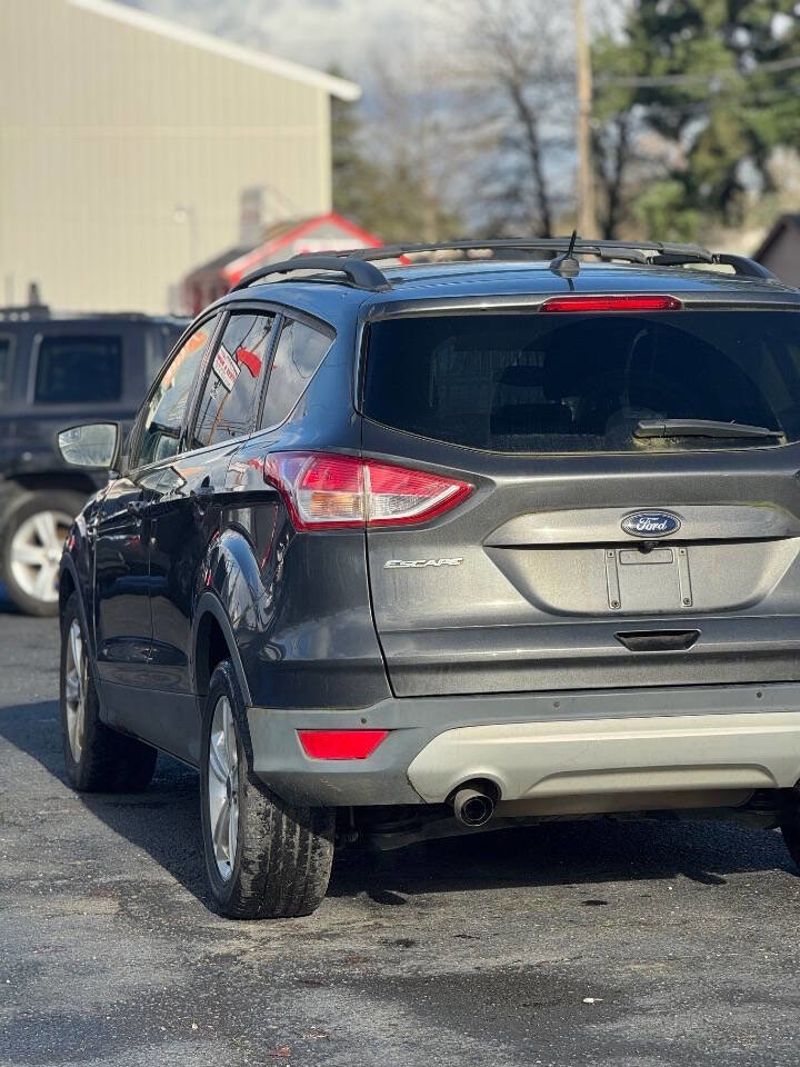 Used 2016 Ford Escape SE w/ Equipment Group 201A image 7