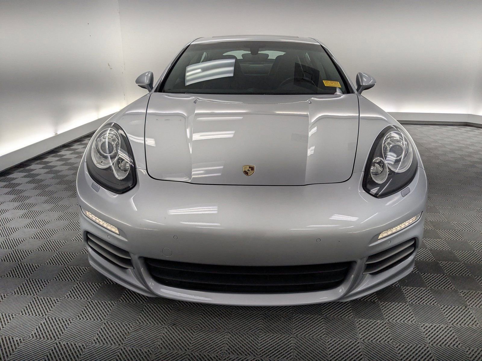 Used 2015 Porsche Panamera 4 image 9