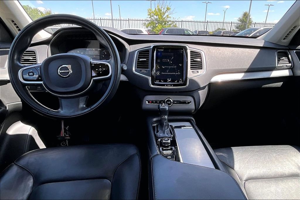 Used 2021 Volvo XC90 T5 Momentum w/ Climate Package FWD image 15