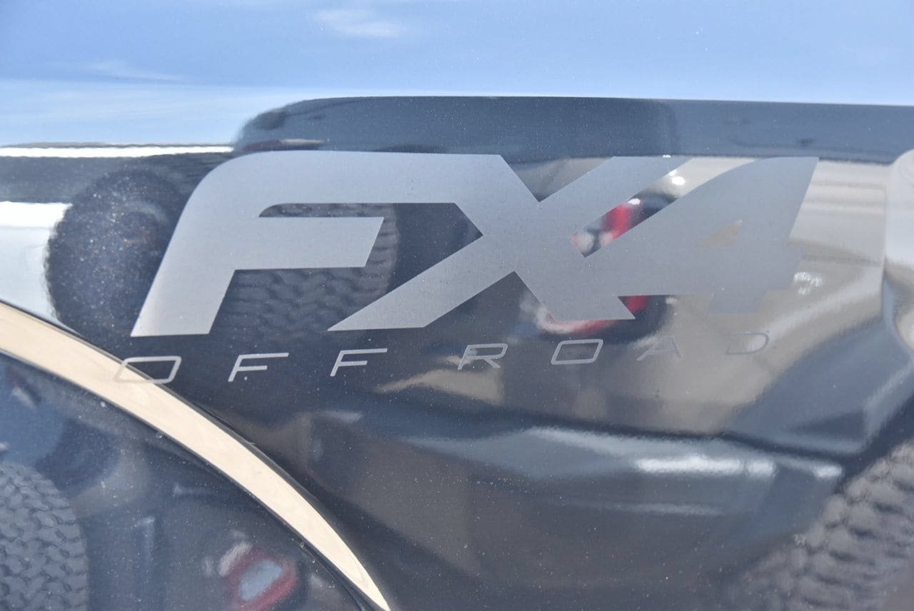 Used 2019 Ford F150 XLT w/ Equipment Group 302A Luxury AWD/4WD image 11