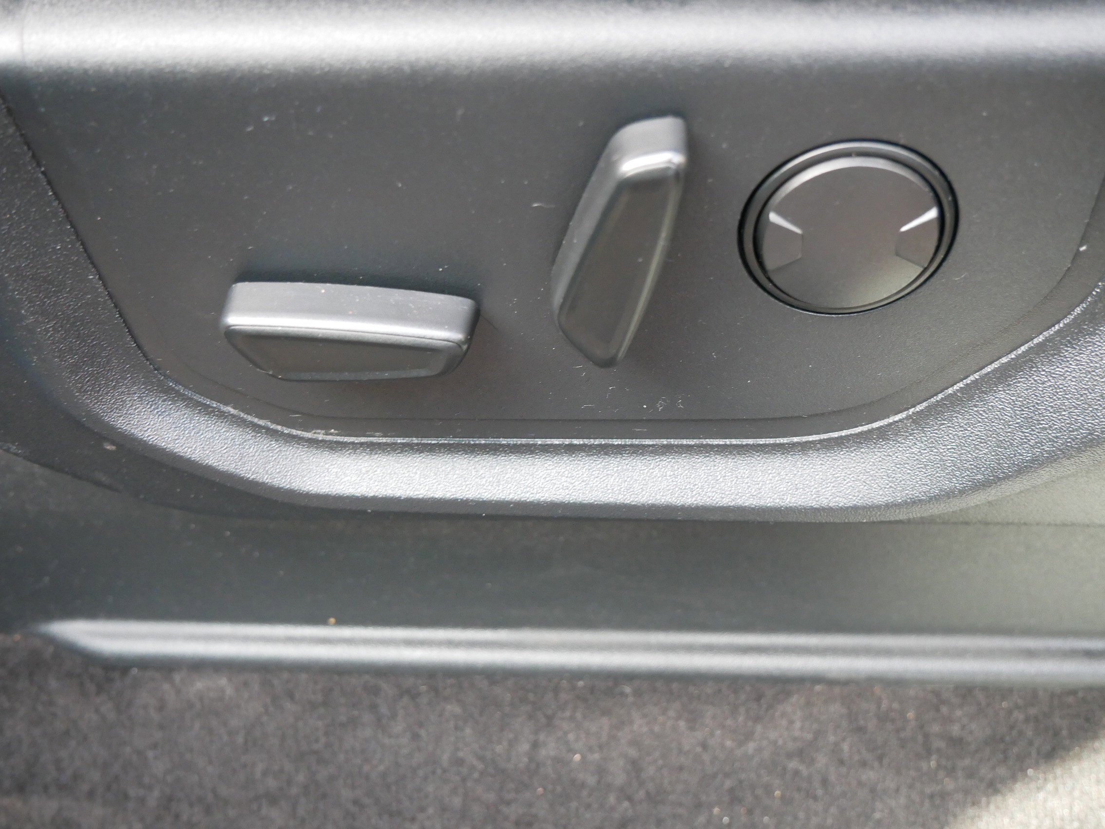 Used 2019 Ford F150 Lariat w/ Equipment Group 502A Luxury image 19