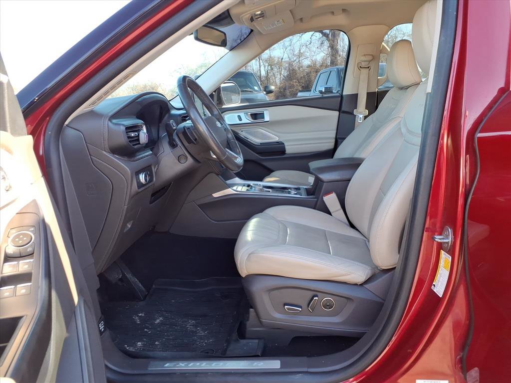 Used 2020 Ford Explorer Platinum w/ Premium Technology Package image 13