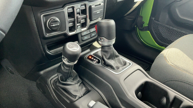 New 2026 Jeep Gladiator Sport AWD/4WD image 18
