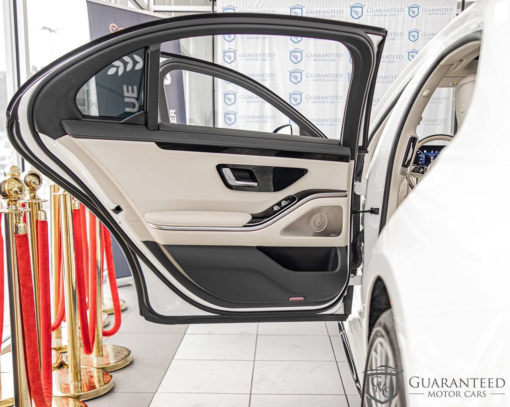 Used 2023 Mercedes-Benz S 500 4MATIC w/ AMG Line image 34