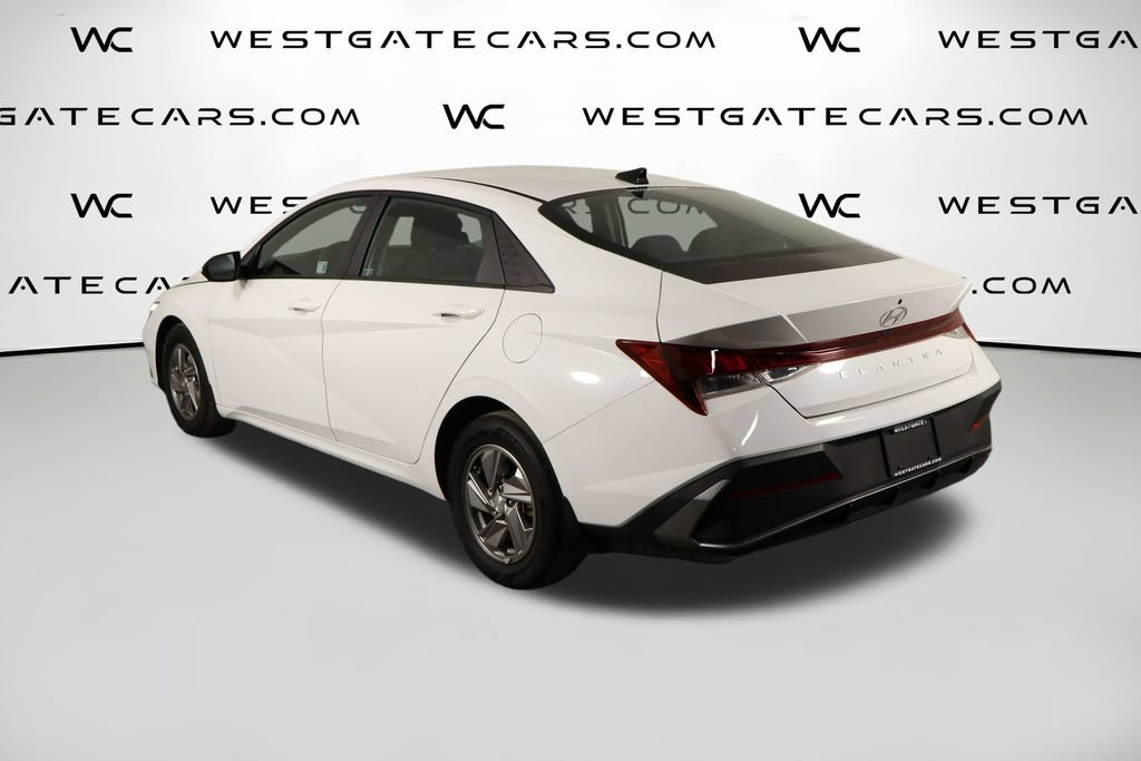 Used 2025 Hyundai Elantra SE FWD image 38