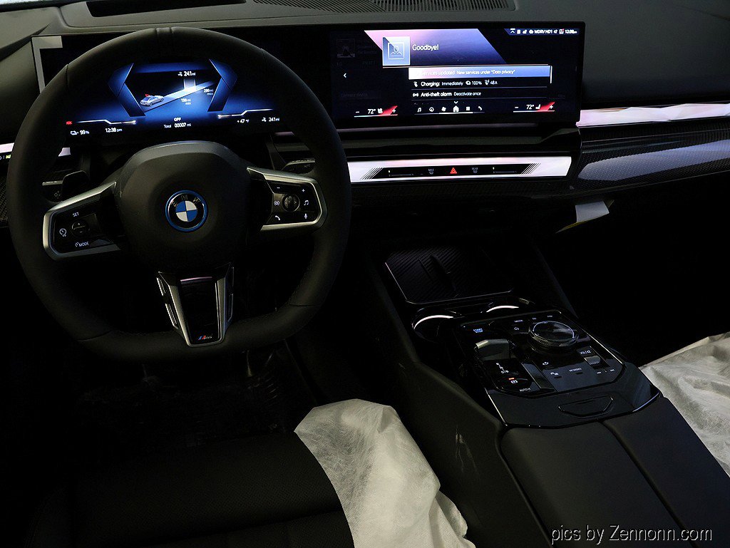 Used 2026 BMW i5 eDrive40 w/ M Sport Package image 16