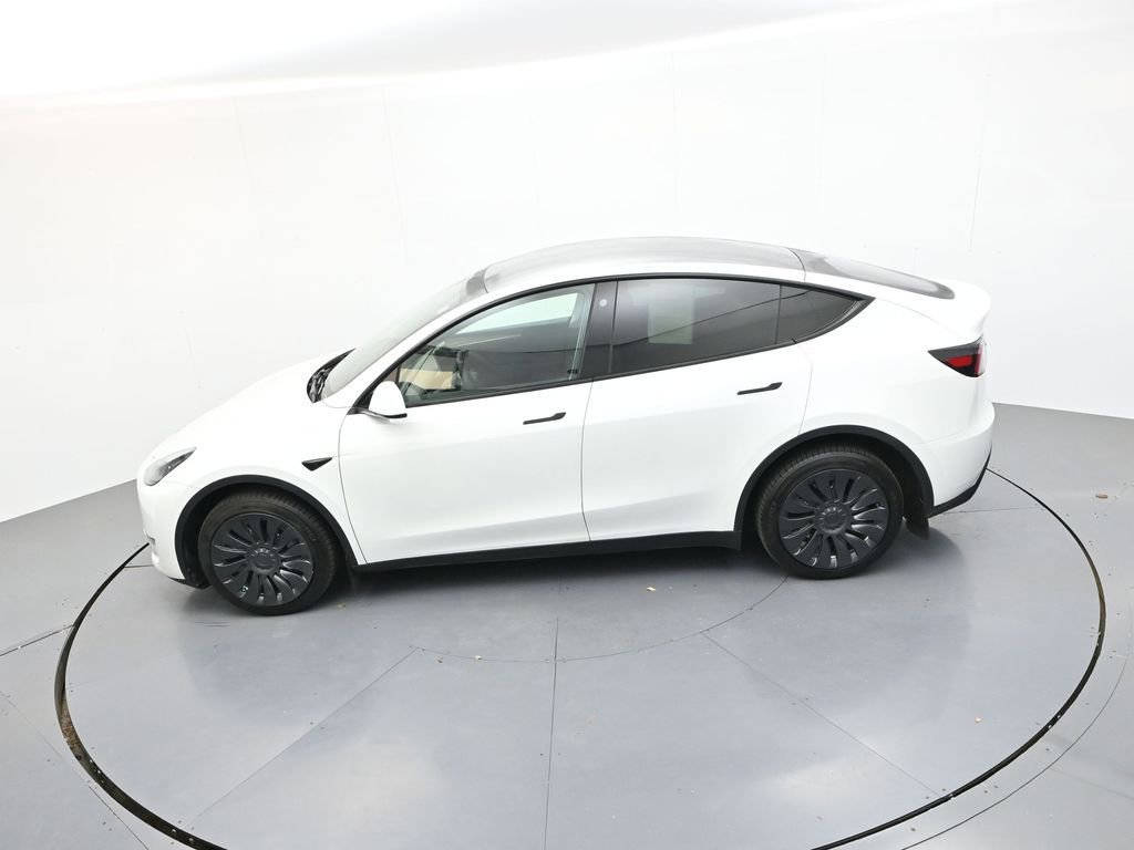 Used 2023 Tesla Model Y Long Range AWD/4WD image 24