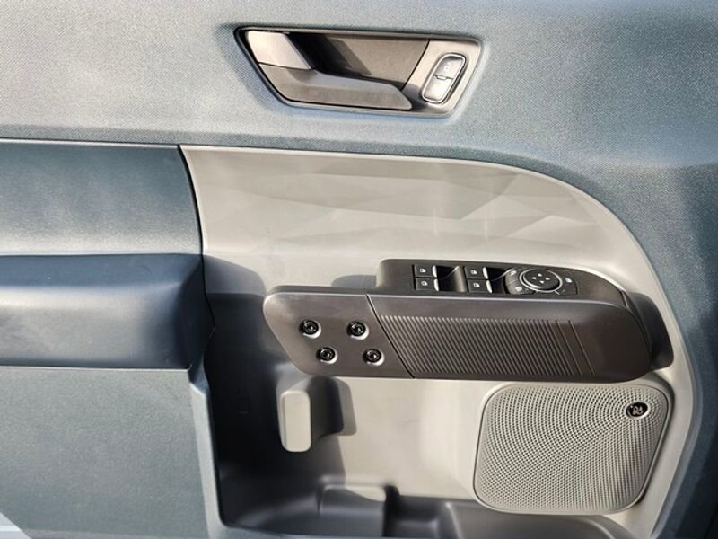 New 2025 Ford Maverick Lariat w/ Black Appearance Package image 31