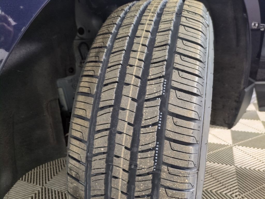 Used 2020 Chevrolet Equinox LT image 30