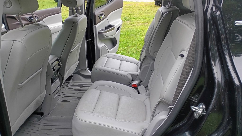 Used 2023 GMC Acadia SLT w/ Preferred Package AWD/4WD image 15