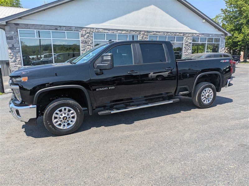 Used 2025 Chevrolet Silverado 2500 LT w/ Convenience Package AWD/4WD image 3