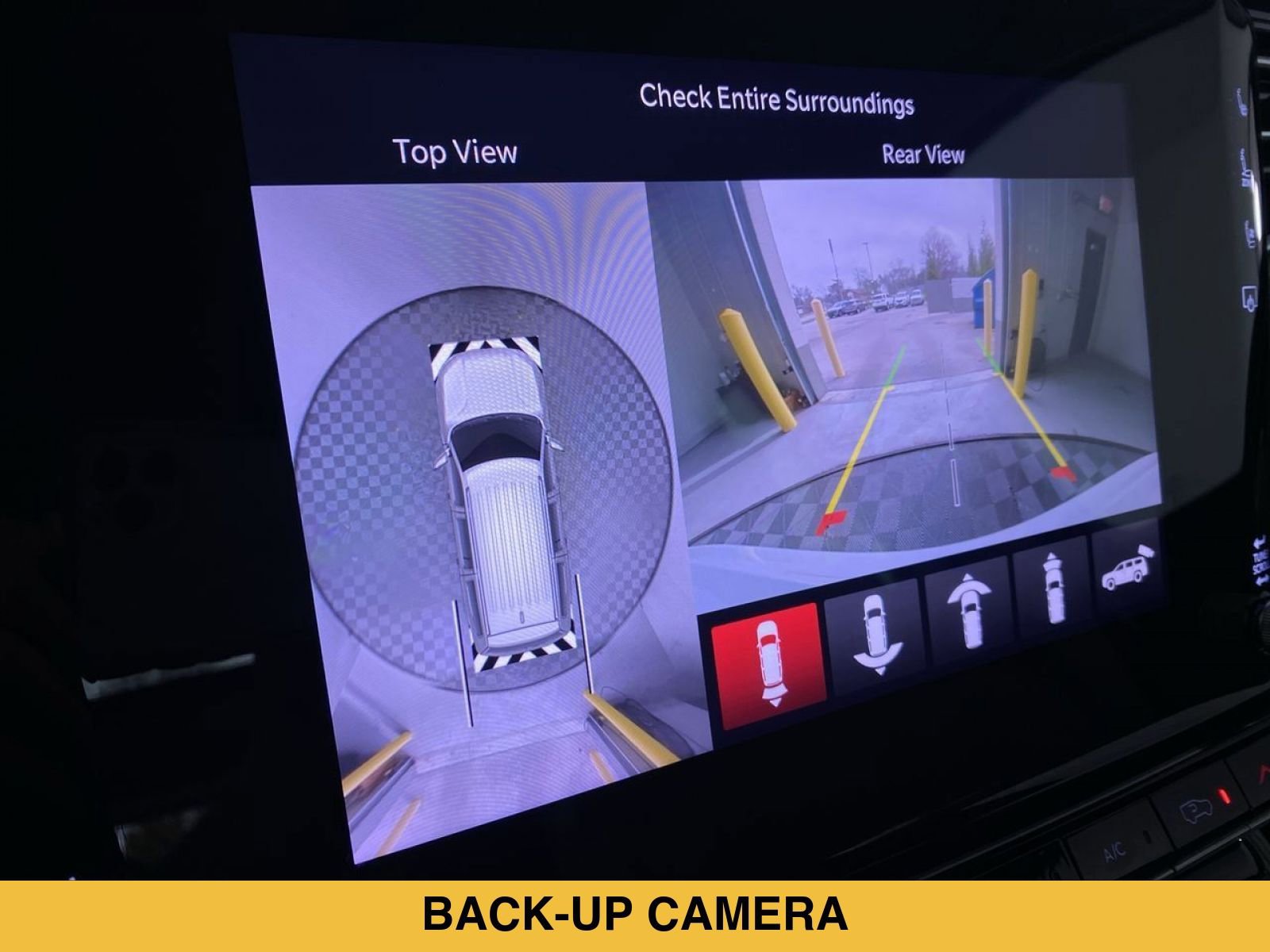 Used 2024 Jeep Wagoneer L Series III w/ Premium Group I AWD/4WD image 7