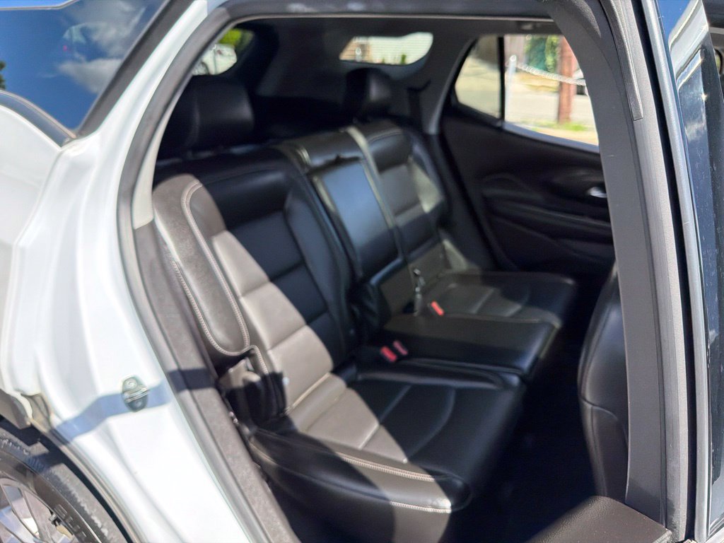 Used 2022 GMC Terrain SLT w/ Infotainment Package II AWD/4WD image 22