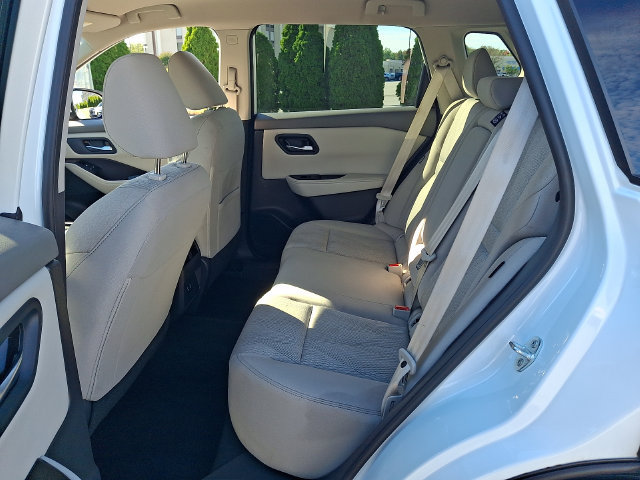 Used 2025 Nissan Rogue SV AWD/4WD image 10