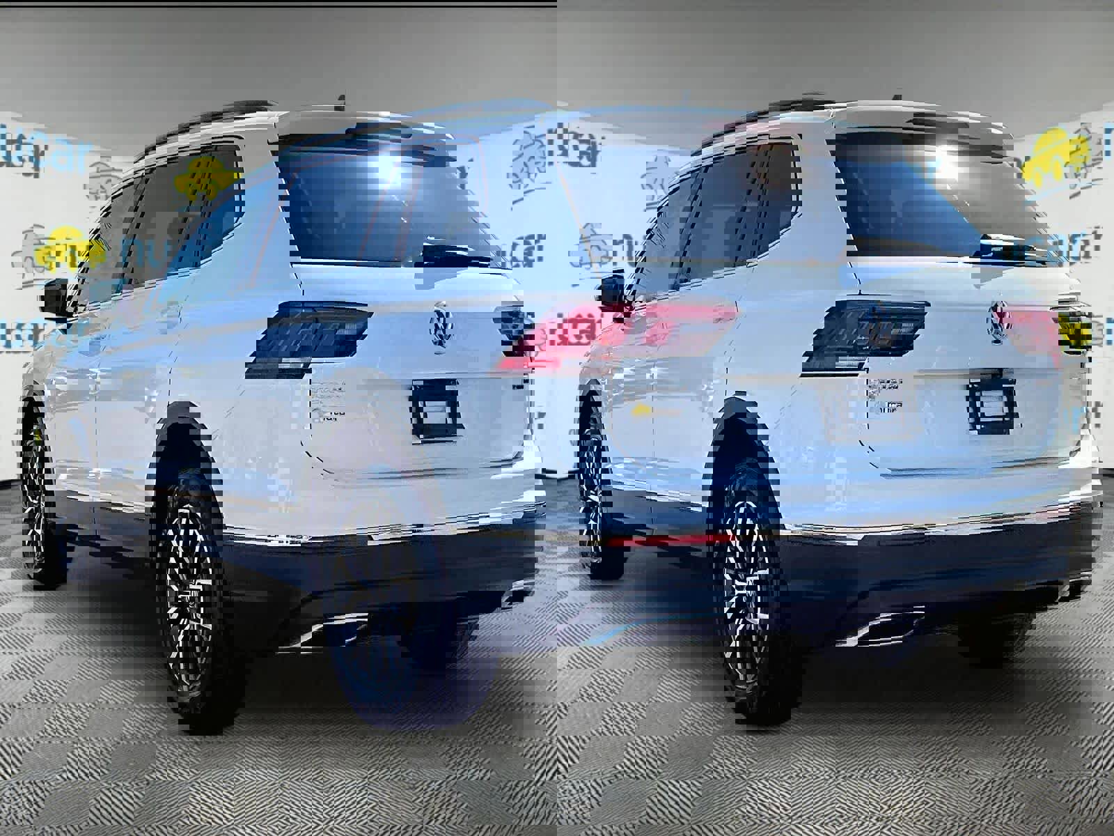 Used 2020 Volkswagen Tiguan SE AWD/4WD image 4