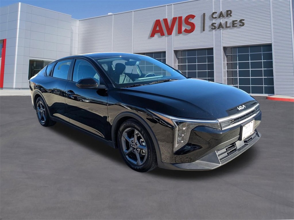 Used 2025 Kia K4 LXS image 3