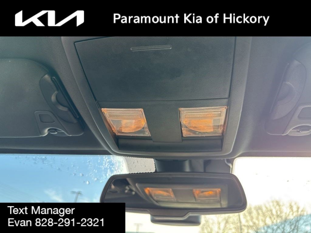 Used 2023 Dodge Challenger SXT image 28