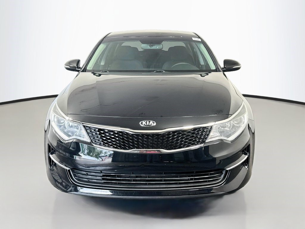 Used 2018 Kia Optima LX w/ 17" Alloy Wheels Package FWD image 2