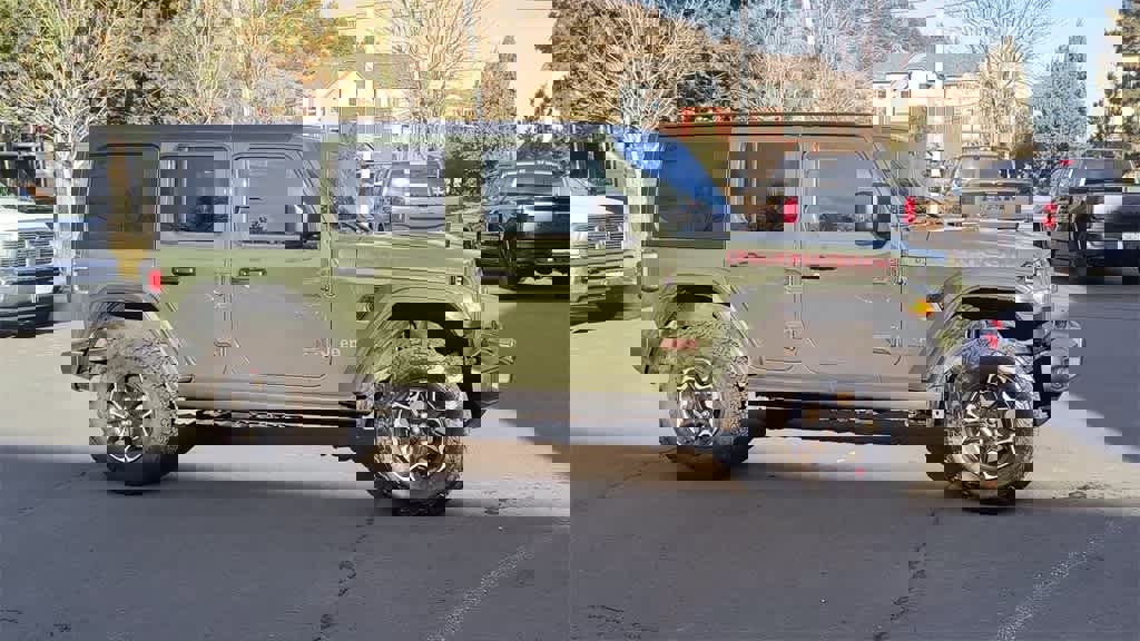 Used 2023 Jeep Wrangler Unlimited Rubicon w/ Cold Weather Group image 2