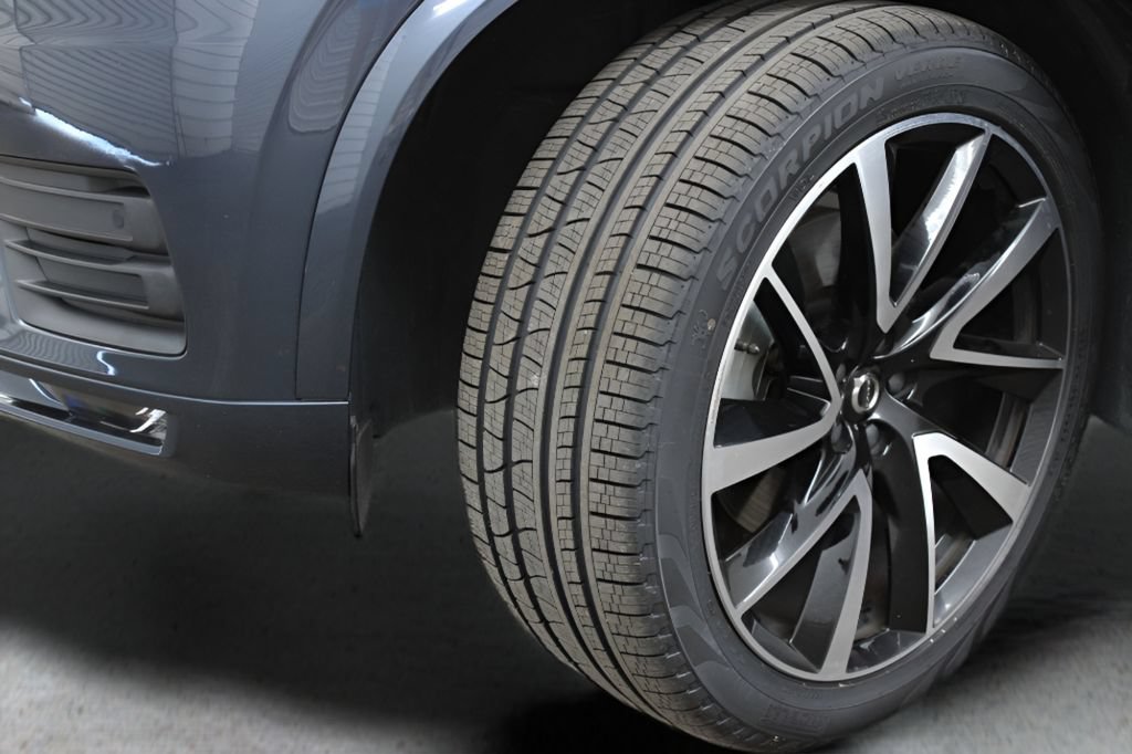 Certified 2022 Volvo XC90 T6 Momentum w/ Advanced Package AWD/4WD image 50