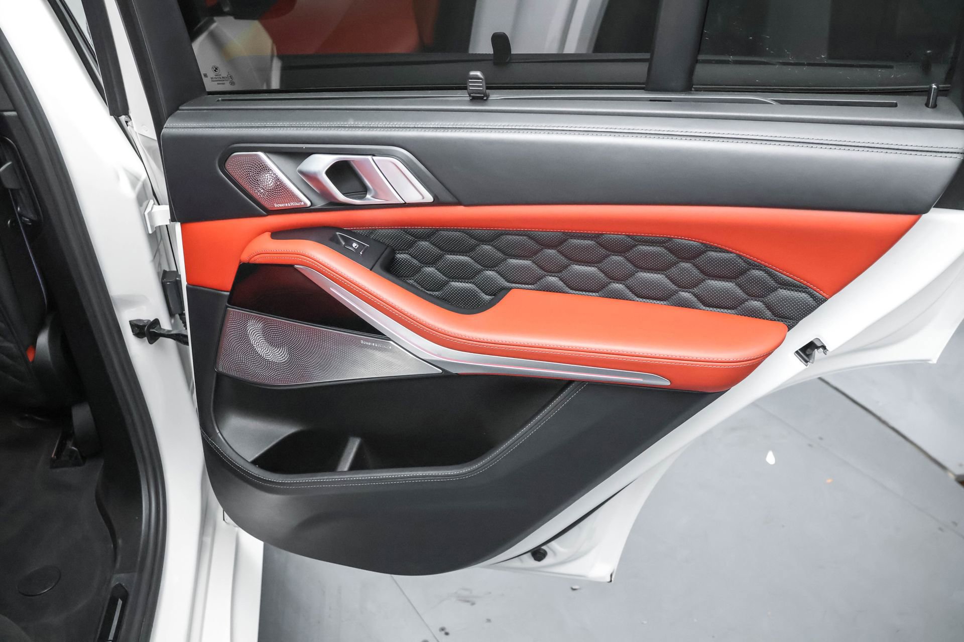 Used 2020 BMW X5 M Competition w/ Executive Package image 35