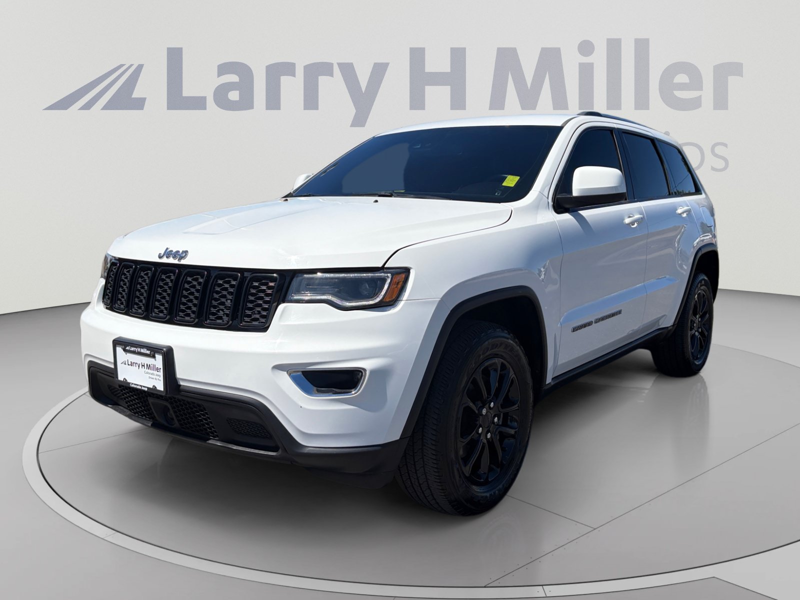 Used 2021 Jeep Grand Cherokee Laredo AWD/4WD image 1